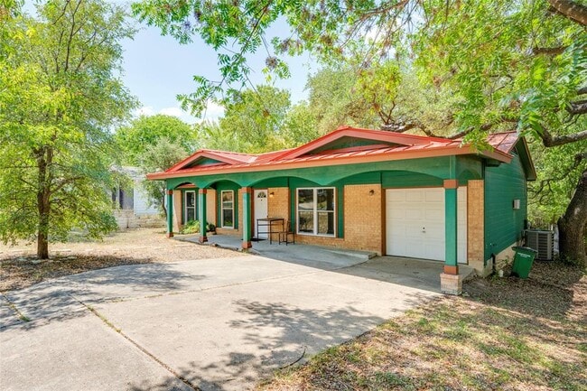 Building Photo - 8408 Romney Rd