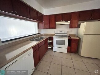 Building Photo - 2205 SW 80th Terrace