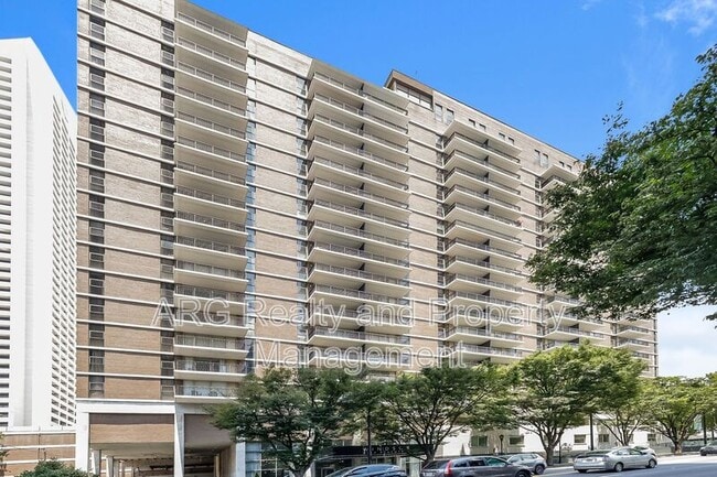 Building Photo - 620 Peachtree St NE