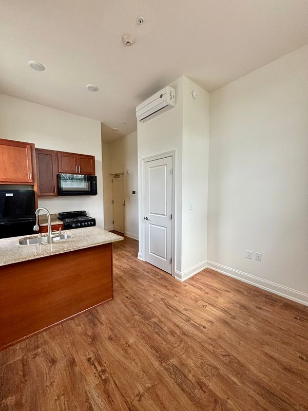 Foto del edificio - 591 Terrace Blvd
