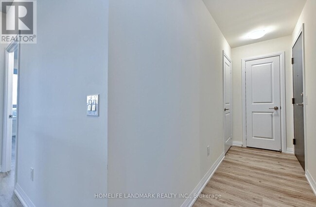 Photo du bâtiment - 3270 Sheppard Ave E