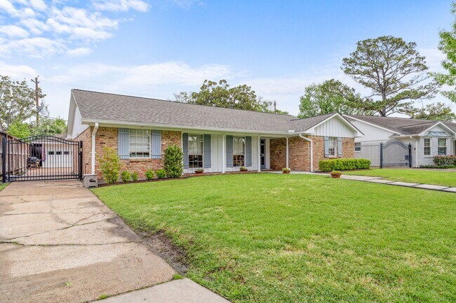 Building Photo - 6158 Burgoyne Dr.