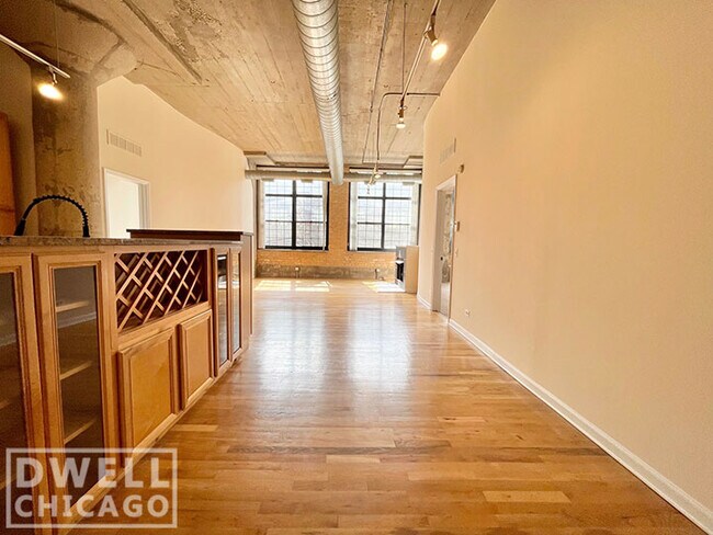 Foto del edificio - 17 N Loomis St