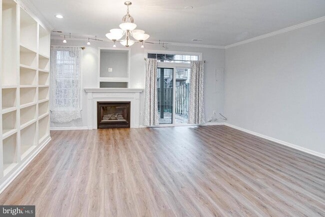 Building Photo - 938 Herons Run Ln