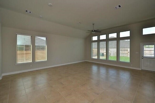 Foto del edificio - 16911 Lady Bird Lake Ct