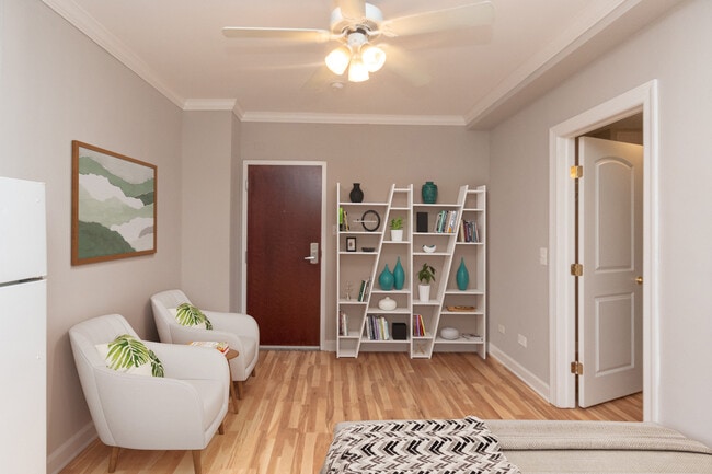 Building Photo - 629 W. Deming