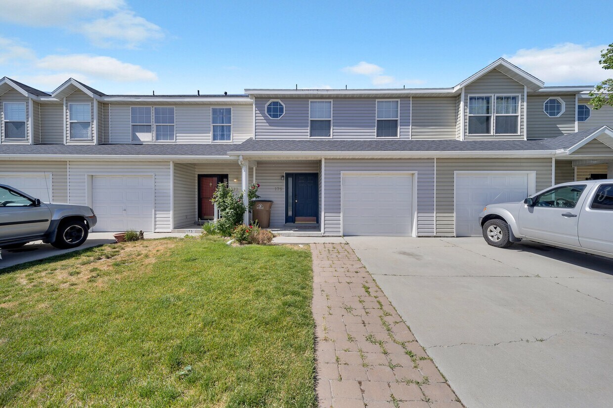 Primary Photo - 175 E Wayfield Dr