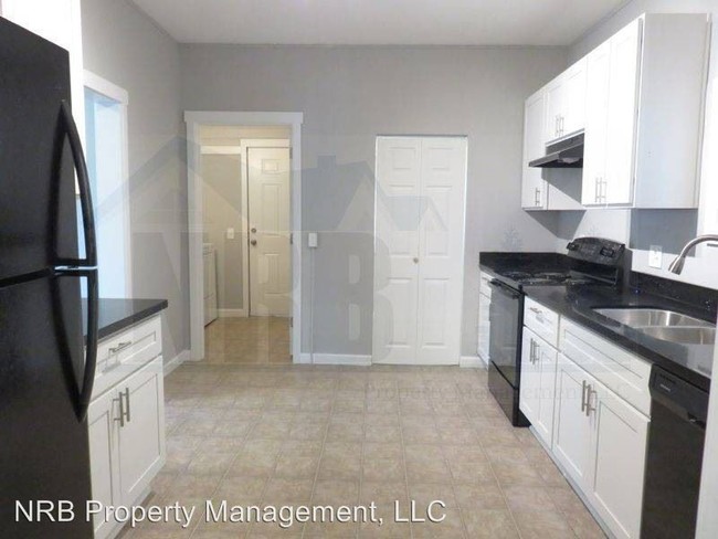 Building Photo - 3 br, 1.5 bath House - 1701 South L St