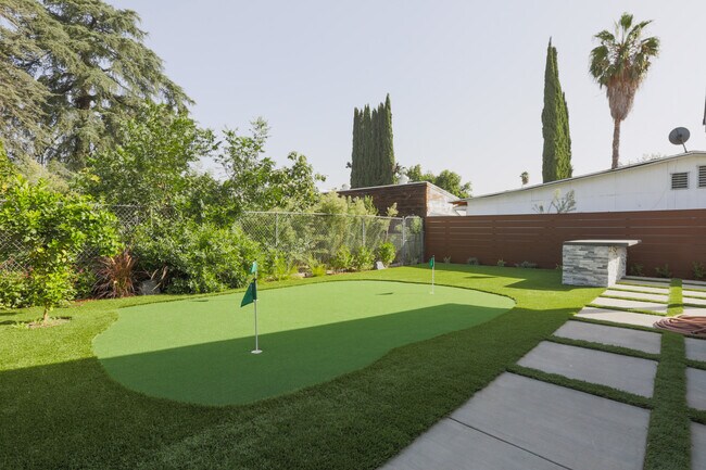 Campo de minigolf privado - 23113 Erwin St