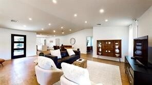 Foto principal - 45 Algonquin Dr