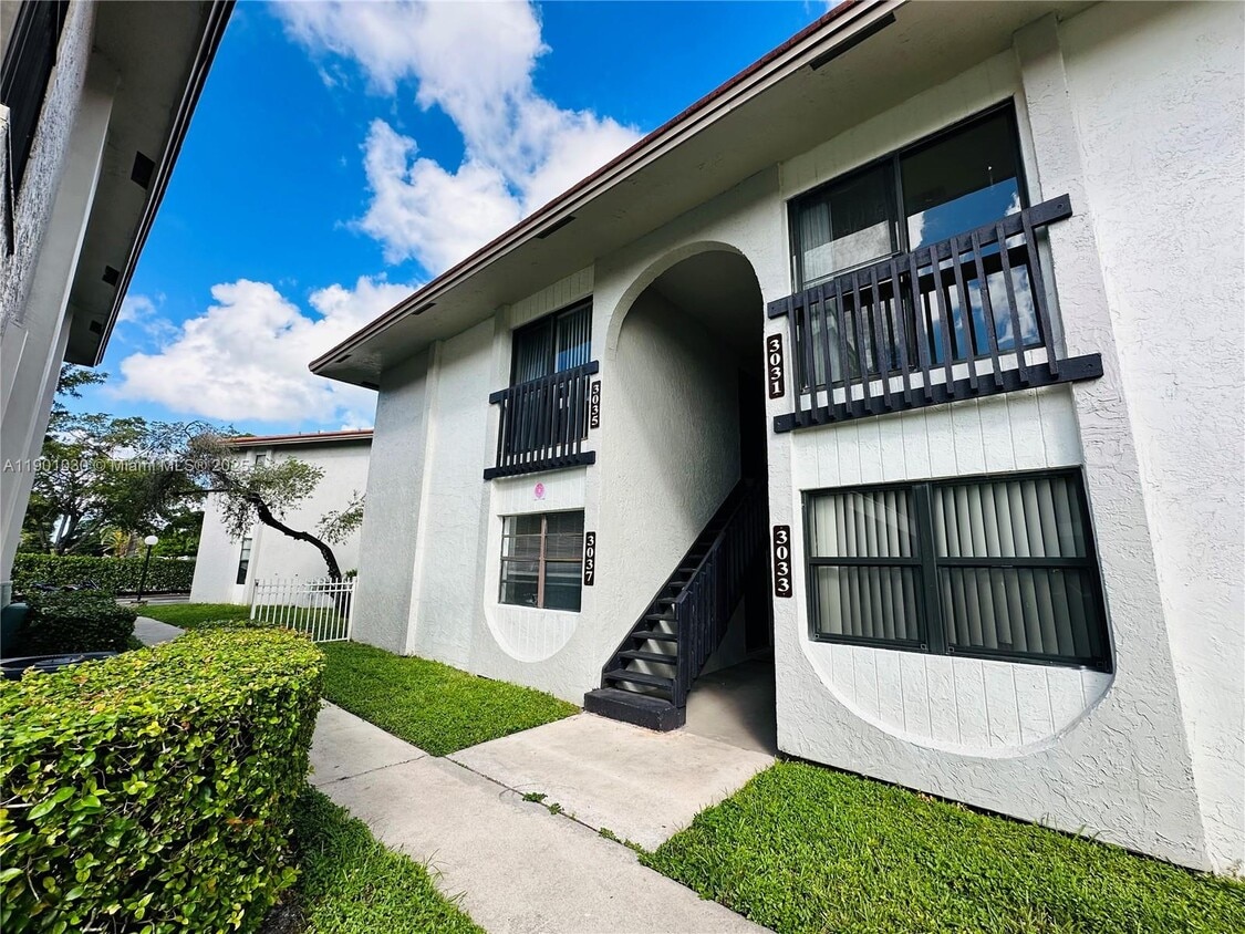 Foto principal - 3037 NW 118th Dr