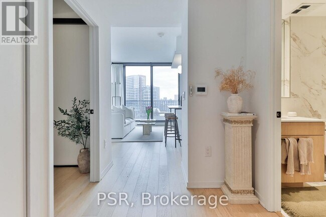 Building Photo - 41 Dovercourt Rd