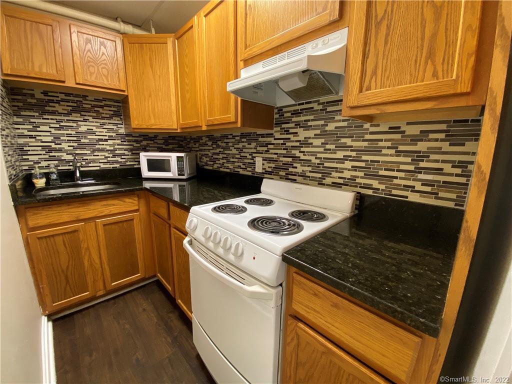 Primary Photo - 126 Goddard Ave