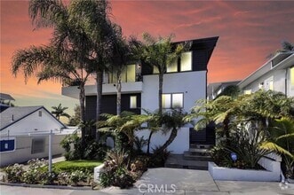 Building Photo - 1542 Manhattan Beach Blvd