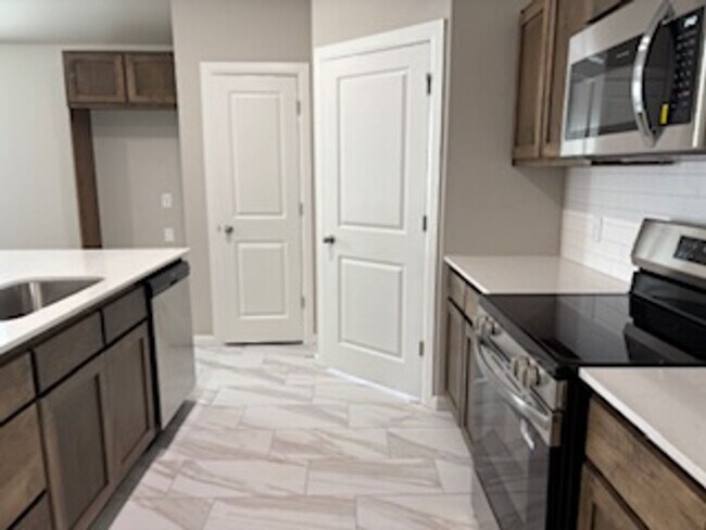 Foto del edificio - First Month Free! Beautiful New Home!