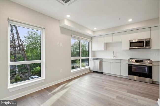 Foto del edificio - 3449 Scotts Ln