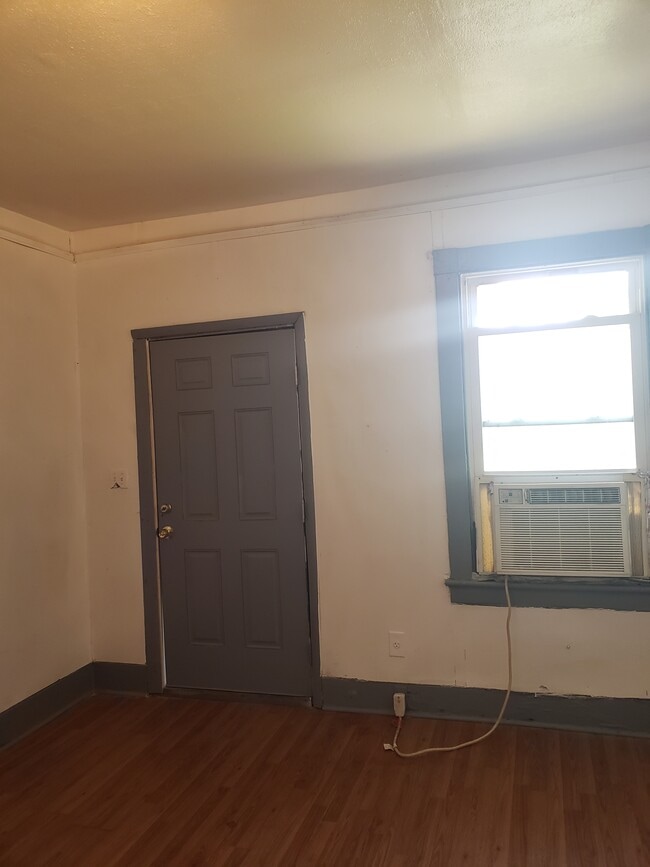 Living Room - 8 Mastick St