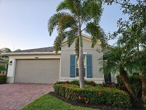 Building Photo - 9985 SW Trumpet Tree Cir