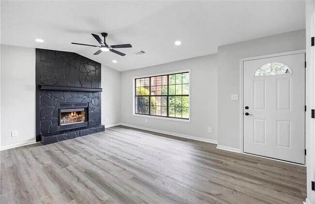 Foto del edificio - 2246 Hightrail Ct