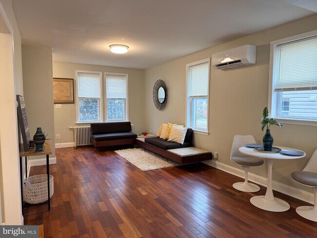 Foto del edificio - 5359 Ames St NE