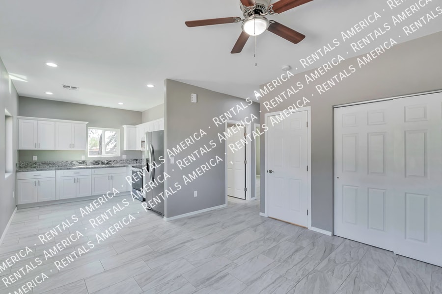 Foto principal - 1625 N Mountain View Ave