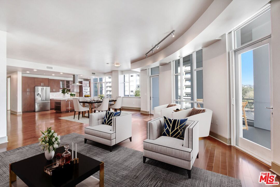 Foto principal - 10700 Wilshire Blvd