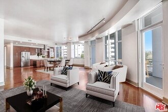 Building Photo - 10700 Wilshire Blvd