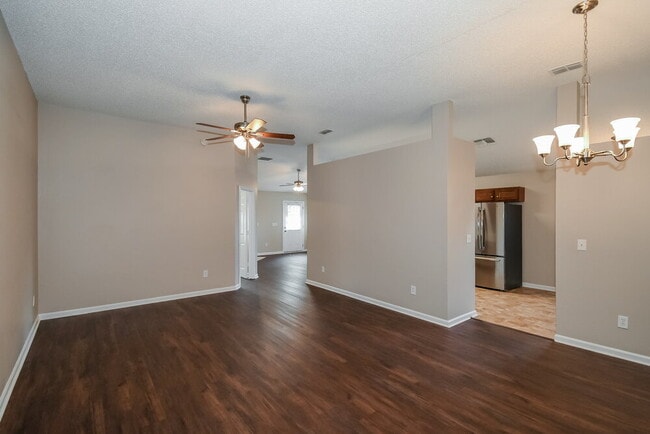 Foto del edificio - 8628 Springtree Road