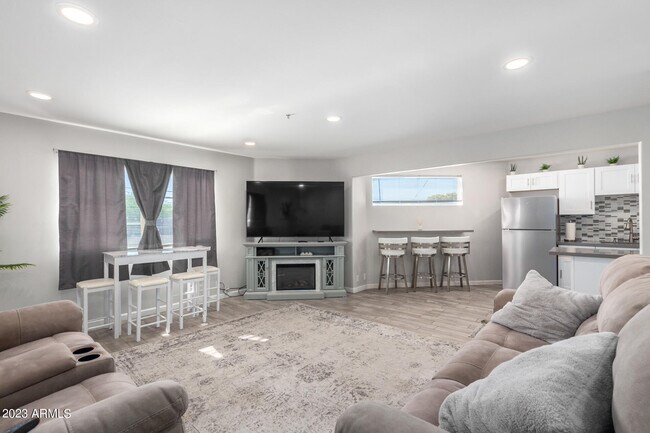 Foto del edificio - 7335 E Virginia Ave