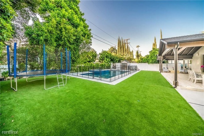 Foto del edificio - 4 br, 3 bath House - 23215 Leonora Dr