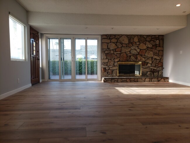 Foto del edificio - 502 Rindge Ln