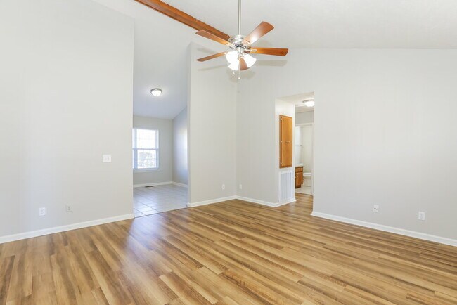 Foto del edificio - 420 Wildwood Dr