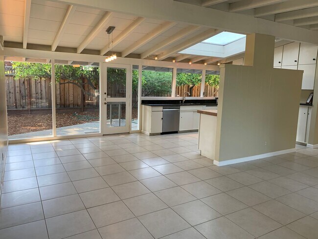 Foto del edificio - BEST VALUE IN PA!!  Charming Eichler, Midt...