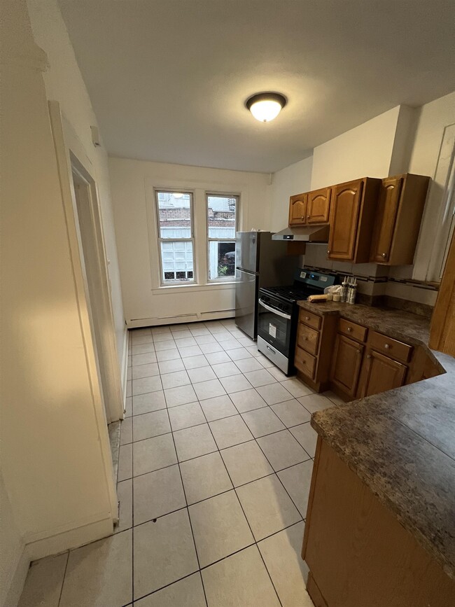 Building Photo - 222 66th St