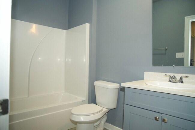 Baño #2 - 343 W Johnson St