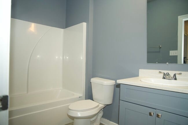 Bath #2 - 343 W Johnson St