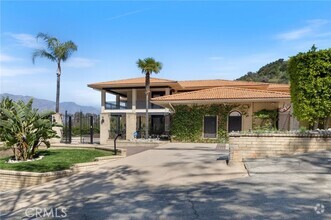 Building Photo - 540 Haverstock Rd