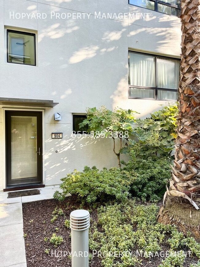 Building Photo - 904 Zephyr Dr