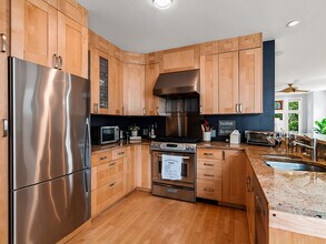 Building Photo - 1929 W Henderson St