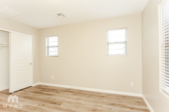 Building Photo - 451 S Hawes Rd