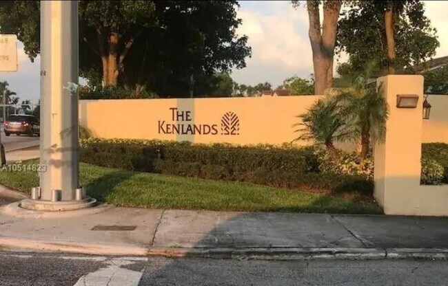 Foto del edificio - 8811 SW 123rd Ct
