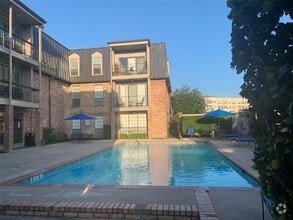 Building Photo - 2400 N Braeswood Blvd
