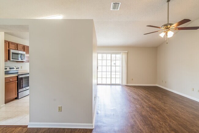 Foto del edificio - 8037 Boonesborough Trail