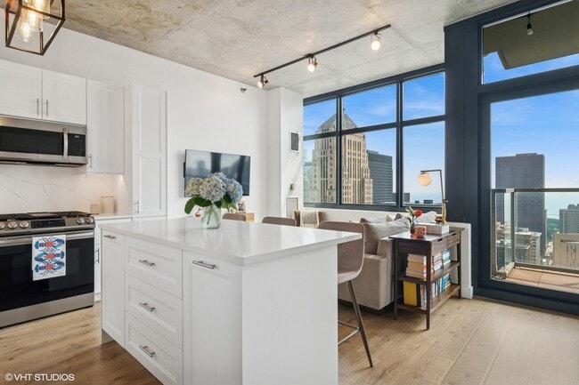 Foto del edificio - 235 W Van Buren St