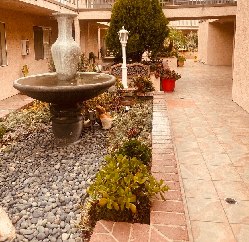 Primary Photo - 415 S Verdugo Dr