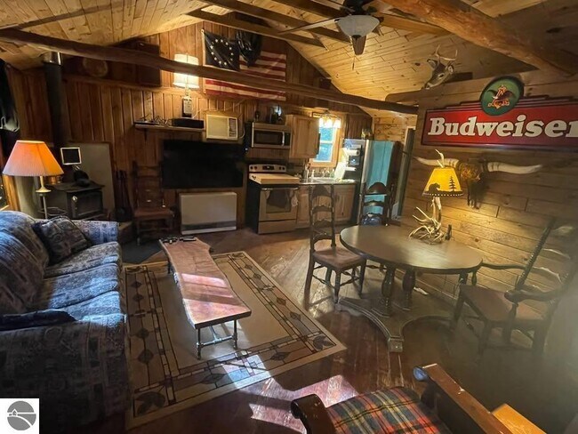 Foto del edificio - 1568 Monument Rd