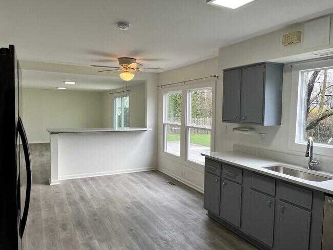 Foto del edificio - 797 Saratoga Ln