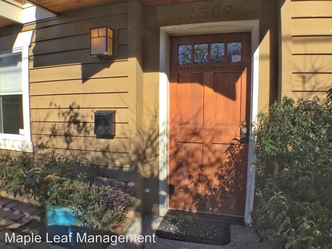 Foto del edificio - 7366 Woodlawn Ave NE