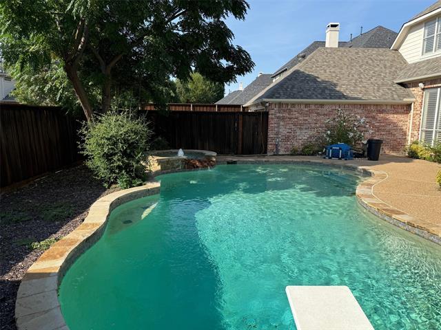 Foto del edificio - 8421 Orchard Hill Dr