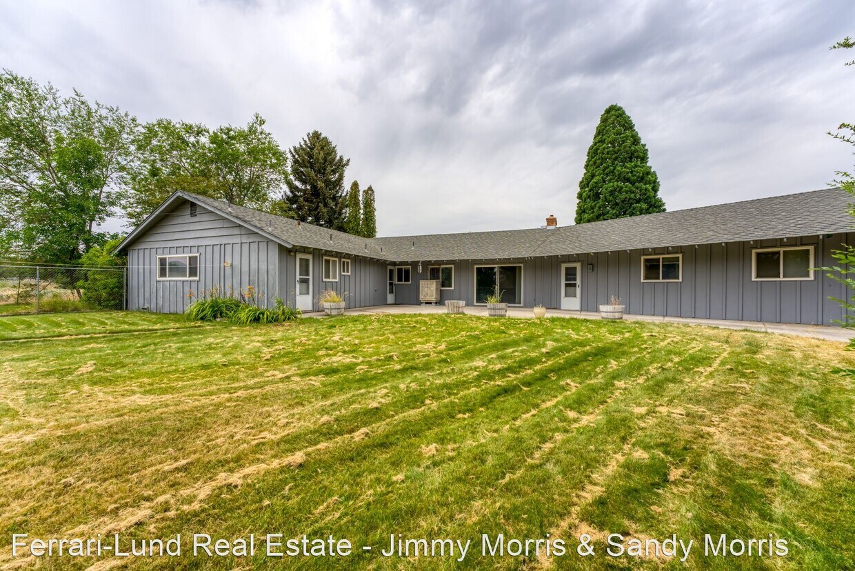 3 br, 2.5 bath House 500 Sierra Manor House Rental in Reno, NV